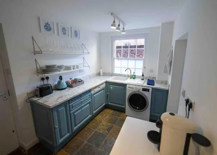 Stunning City Centre Georgian Townhouse - Parking
