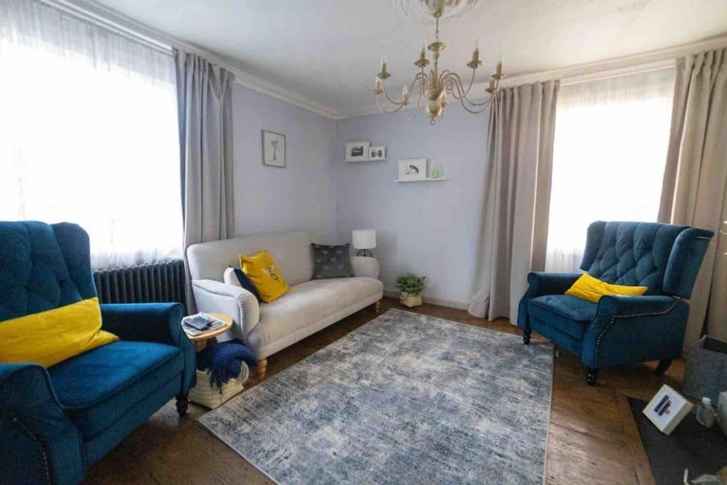 Stunning Centre Georgian Townhouse - Parking Holiday home *
