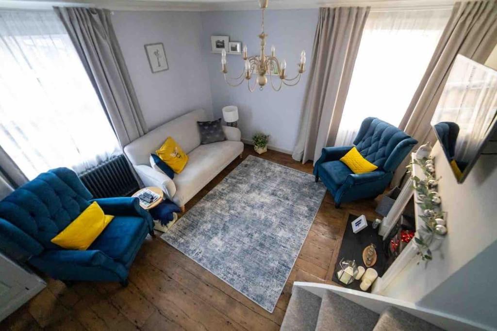 Stunning Centre Georgian Townhouse - Parking